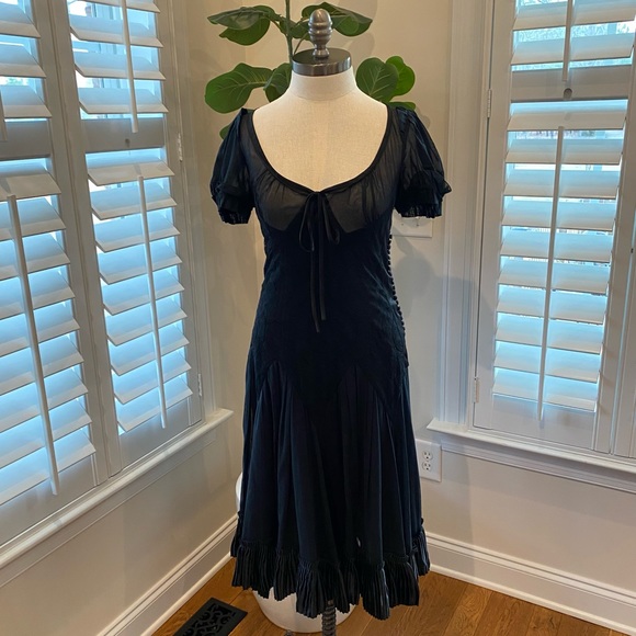 Dolce & Gabbana Dresses & Skirts - Vintage Dolce and Gabbana black dress size 42 gorgeous!